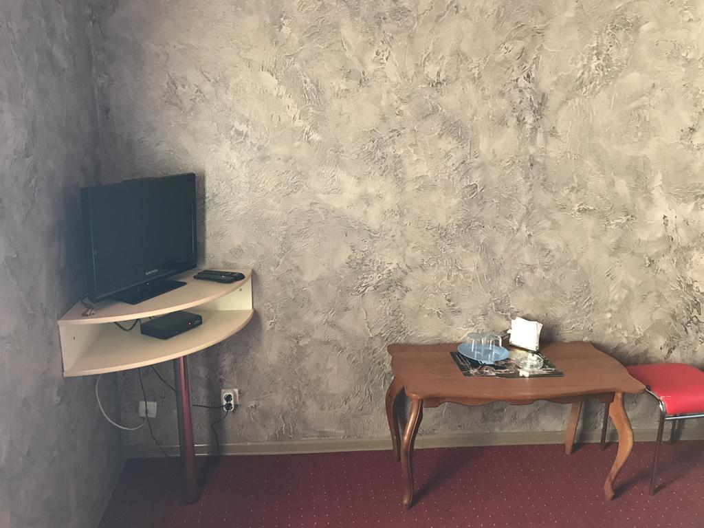 Power House Hotel Луцк Экстерьер фото