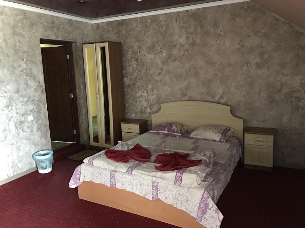 Power House Hotel Луцк Экстерьер фото