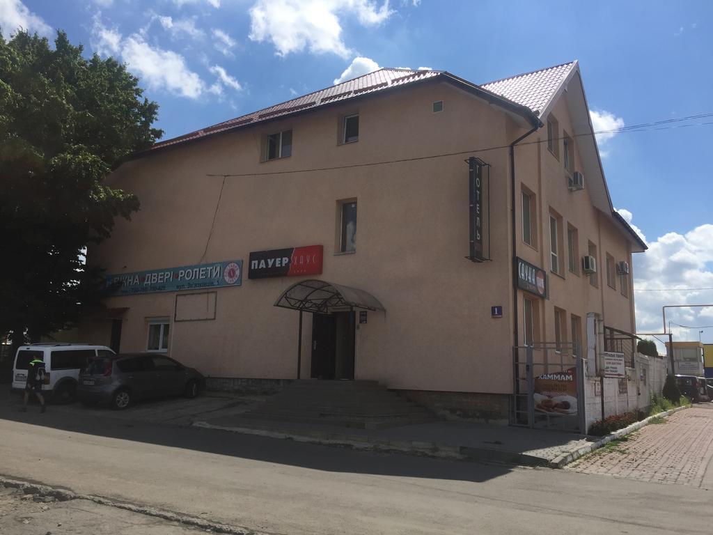 Power House Hotel Луцк Экстерьер фото